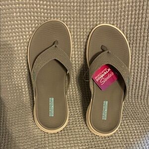 Skechers Women's Grey multicolor speckled Sandals